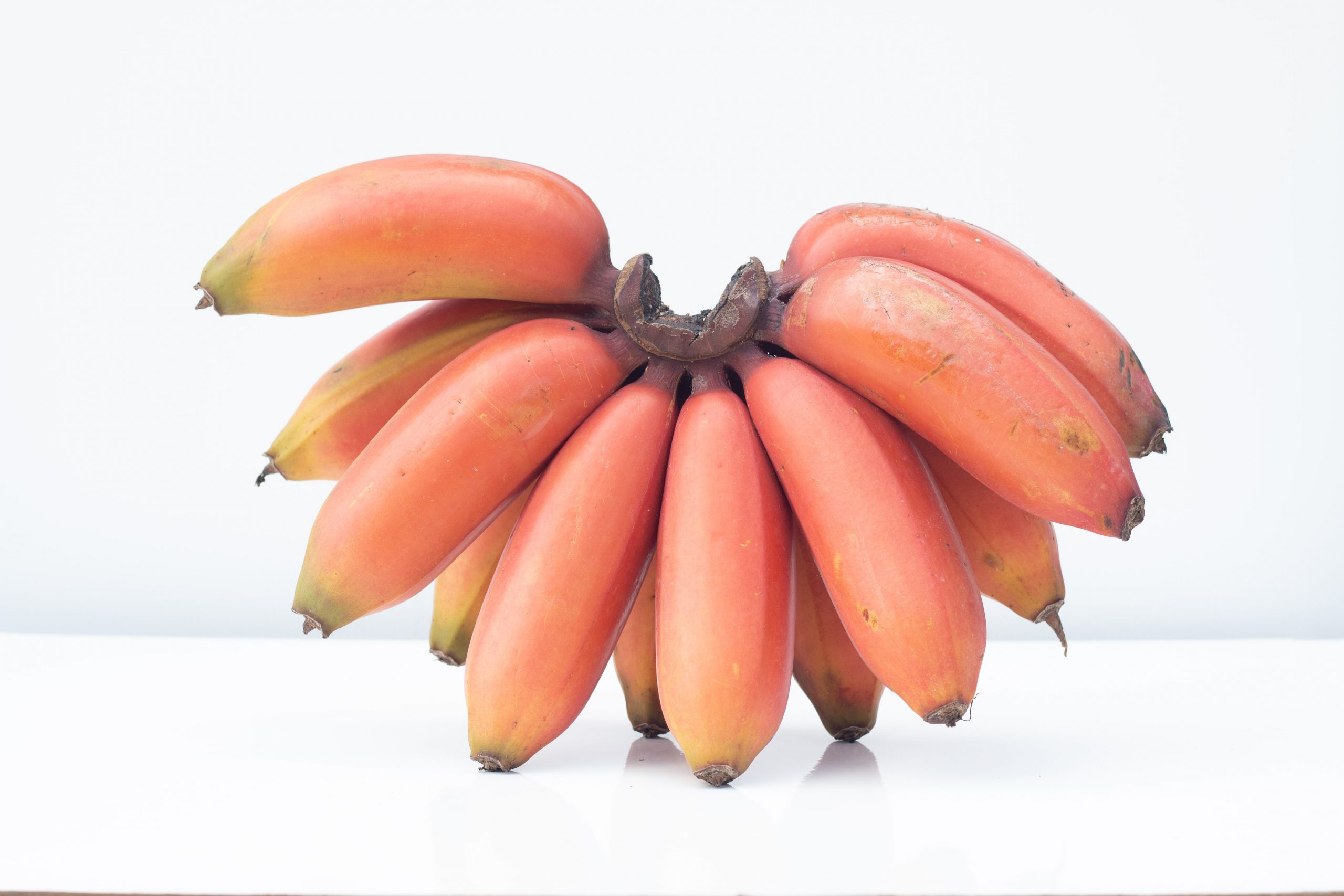 THE INCREDIBLE HEALTH BENEFITS OF RED BANANAS YOU NEED TO KNOW ABOUT-min