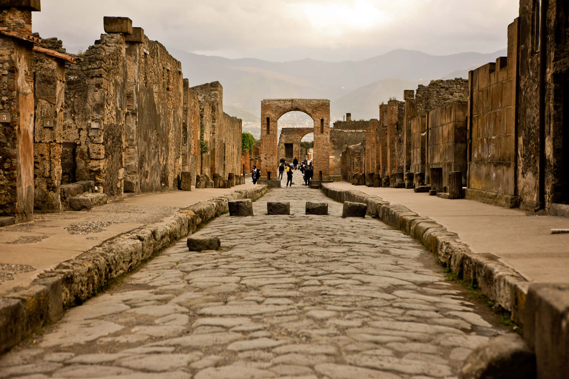 15 Incredible Ancient Ruins Around the World You Must Visit